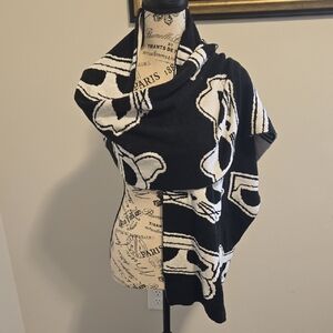 Karl Lagerfeld Black and White Scarf
